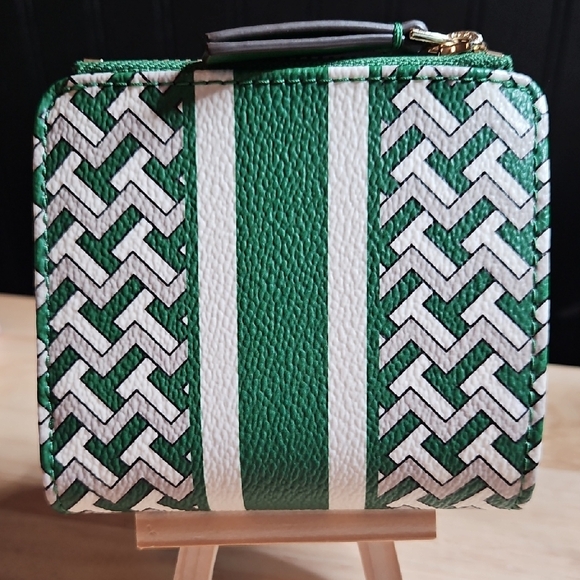 Tory Burch Green and White Wallet - Picture 2 of 14
